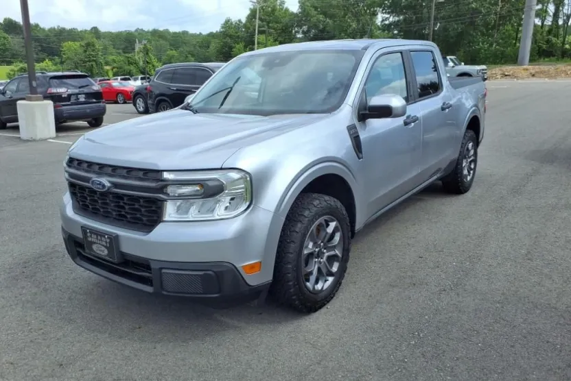 2023 Ford Maverick XLT photo 1
