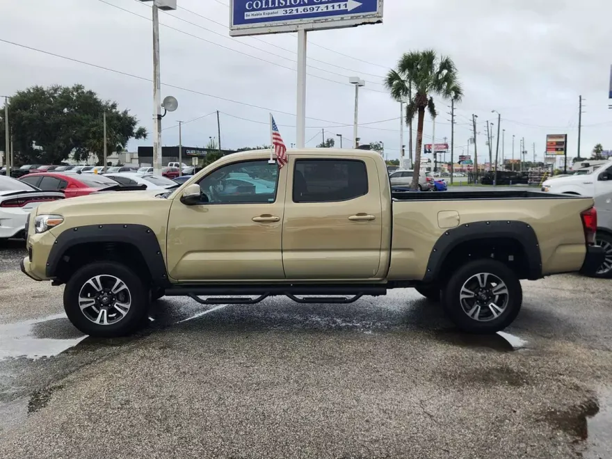 2018 Toyota Tacoma Double Cab TRD Off-Road photo 1