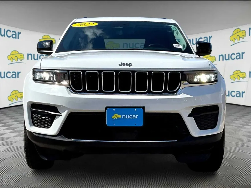 2022 Jeep Grand Cherokee Laredo photo 1