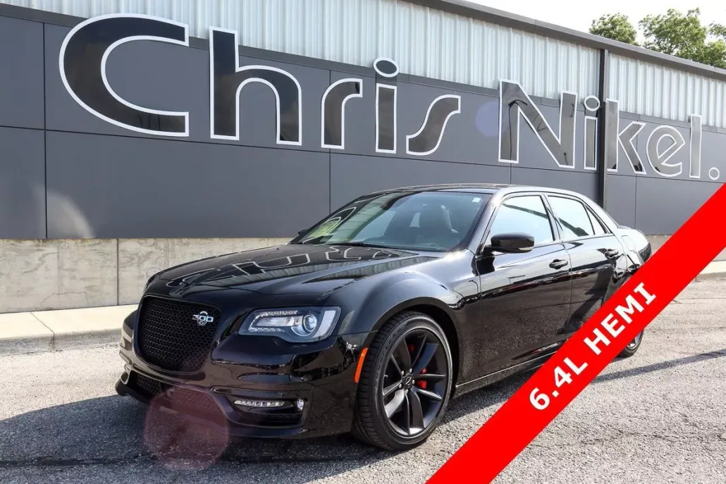 2023 Chrysler 300 photo 1