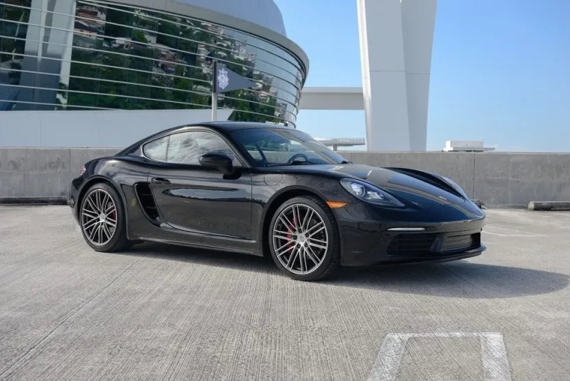 2018 Porsche Cayman S photo 1