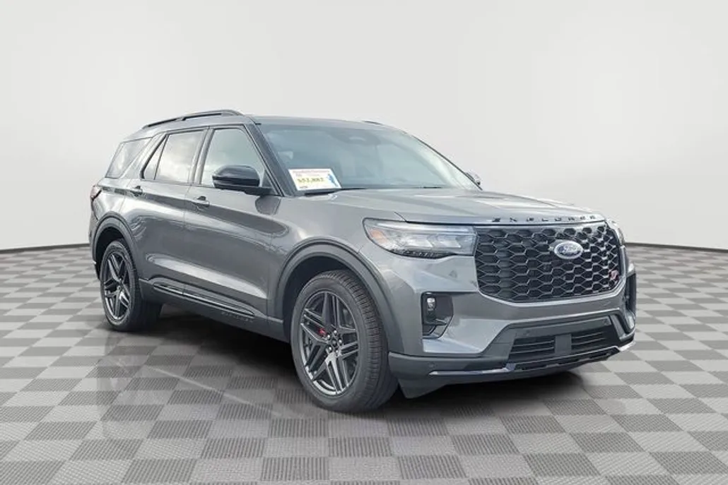 2025 Ford Explorer ST photo 1