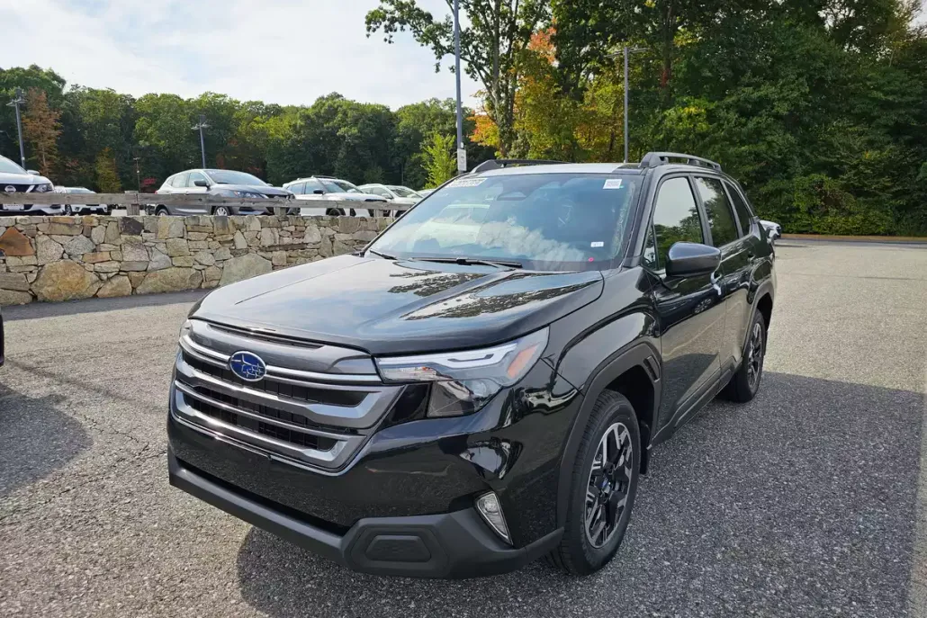 2025 Subaru Forester Premium photo 1