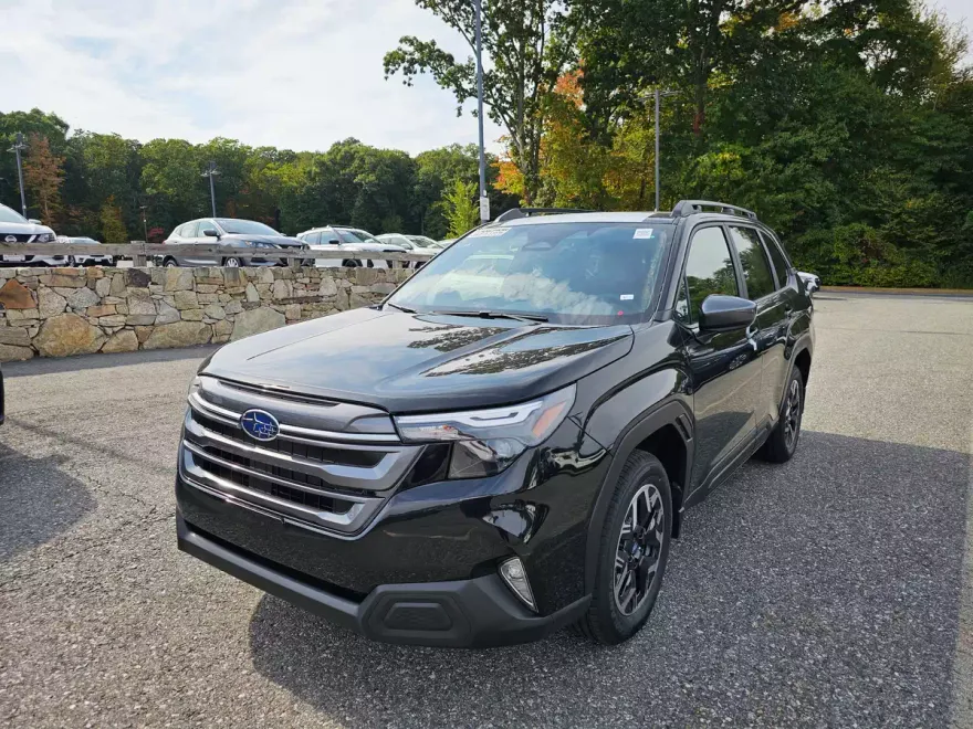 2025 Subaru Forester Premium photo 1