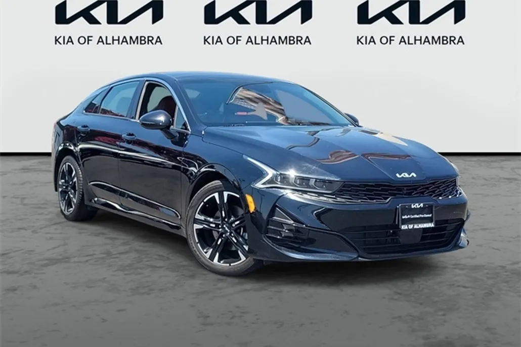 2023 Kia K5 GT-Line photo 1