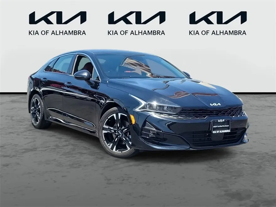 2023 Kia K5 GT-Line photo 1