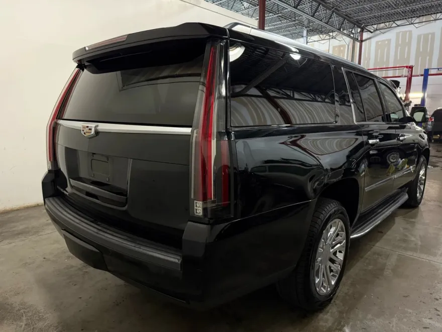 2016 Cadillac Escalade ESV Standard Sport photo 1