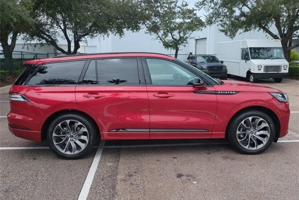 2025 Lincoln Aviator Premiere photo 1