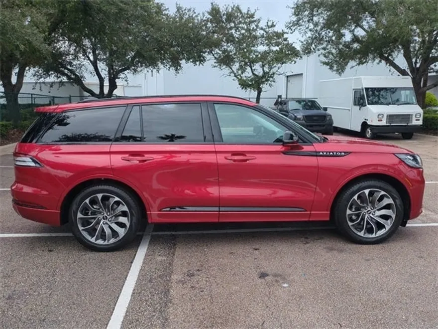 2025 Lincoln Aviator Premiere photo 1