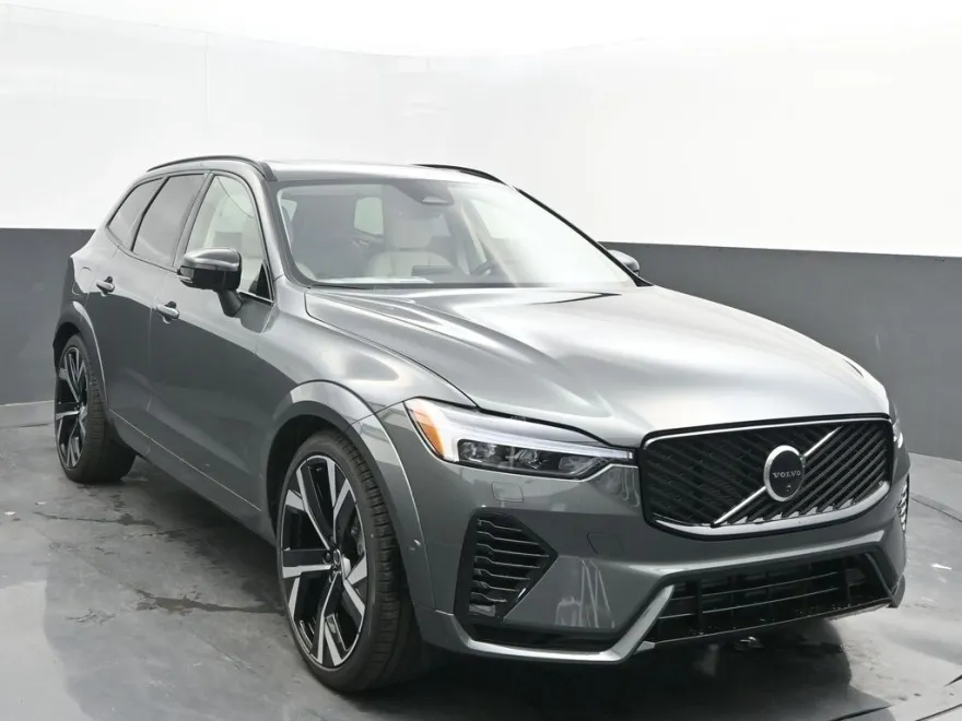 2026 Volvo XC60 Hybrid T8 photo 1