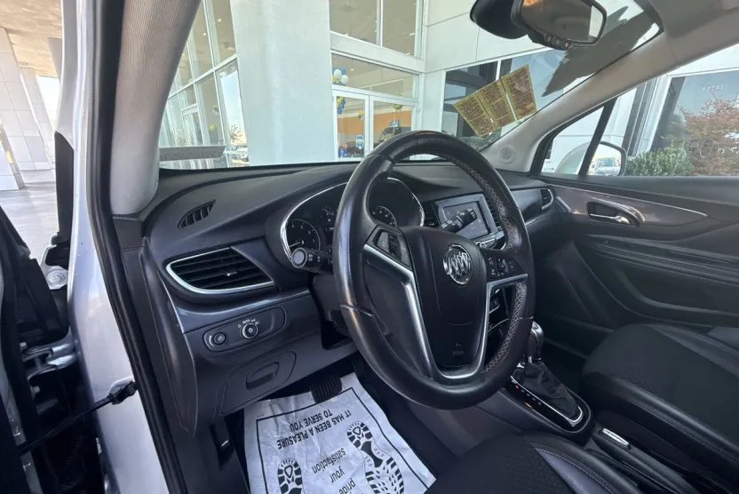 2022 Buick Encore Preferred photo 1