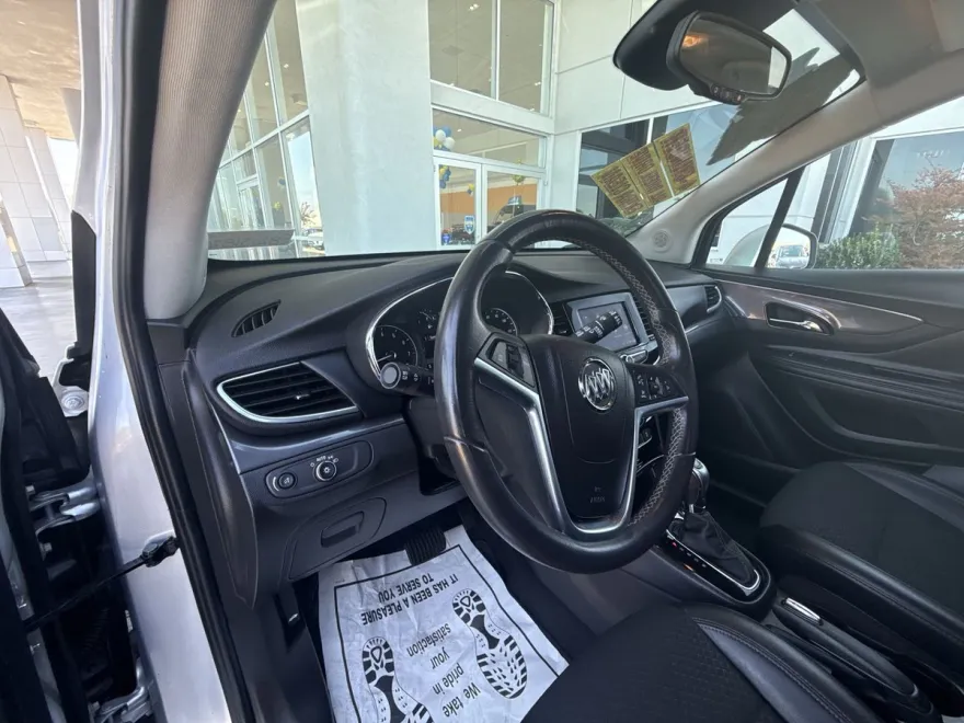 2022 Buick Encore Preferred photo 1