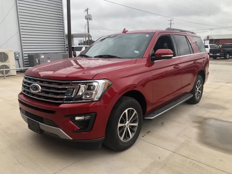 2021 Ford Expedition XLT photo 1
