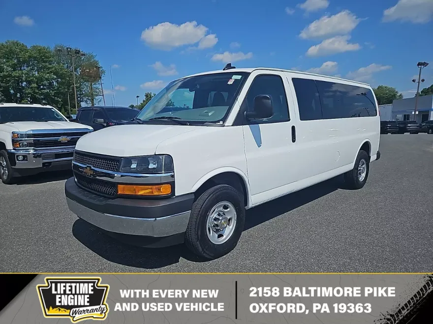 2024 Chevrolet Express Passenger 3500 LT photo 1