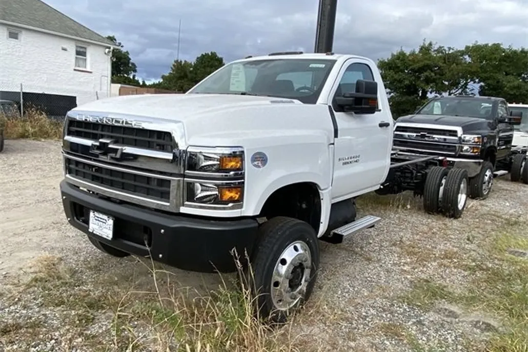 2024 Chevrolet Silverado 5500HD Work Truck photo 1
