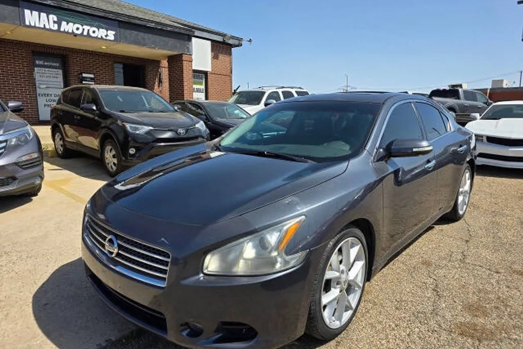 2009 Nissan Maxima SV photo 1
