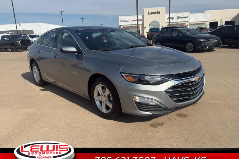 2024 Chevrolet Malibu 1LT photo 1