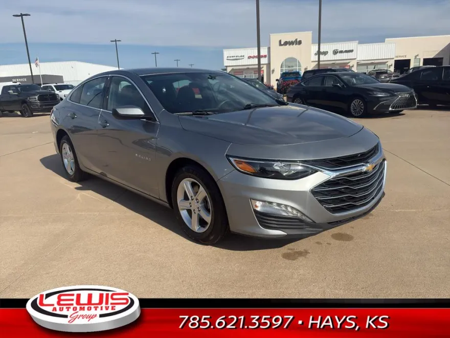 2024 Chevrolet Malibu 1LT photo 1