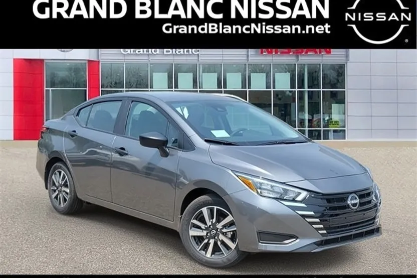 2025 Nissan Versa 1.6 S photo 1