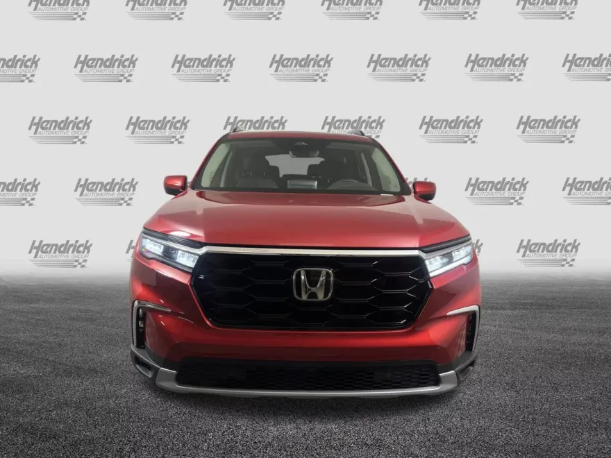 2025 Honda Pilot Touring photo 1
