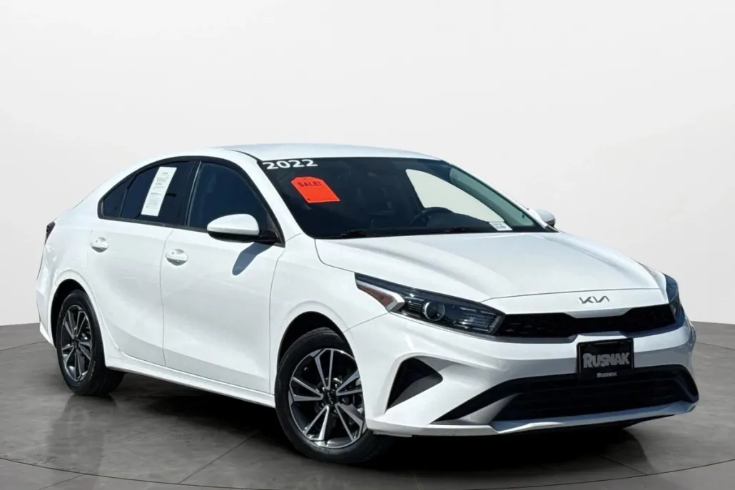 2022 Kia Forte FE LXS photo 1