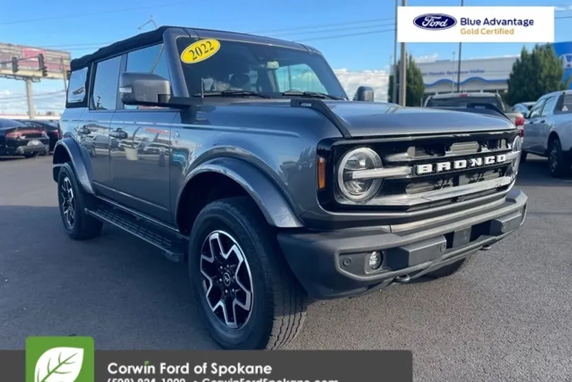 2022 Ford Bronco Outer Banks photo 1