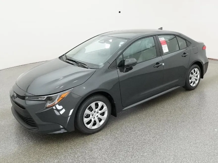 2025 Toyota Corolla LE photo 1