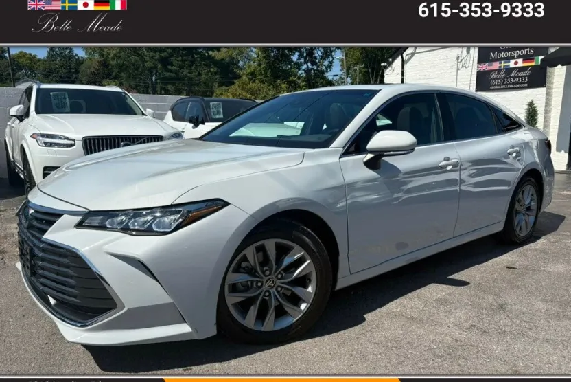 2022 Toyota Avalon XLE photo 1