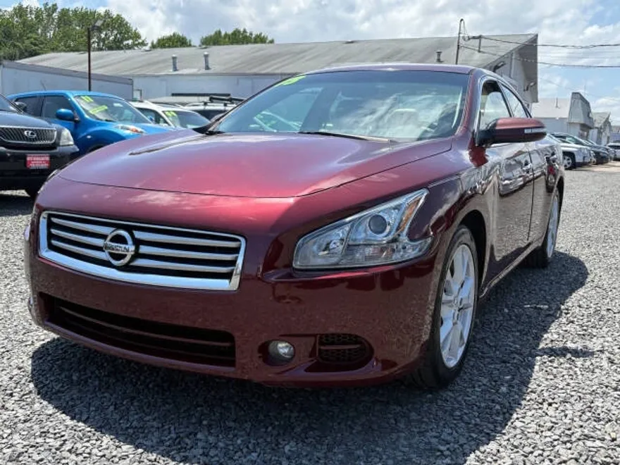 2013 Nissan Maxima SV photo 1