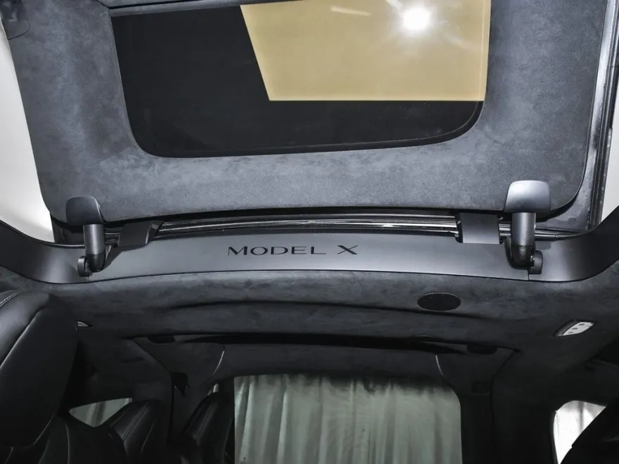 2024 Tesla Model X photo 38
