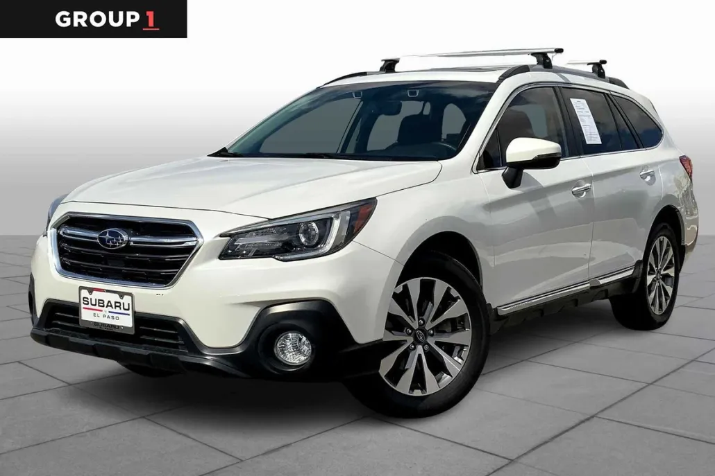 2019 Subaru Outback Touring photo 1
