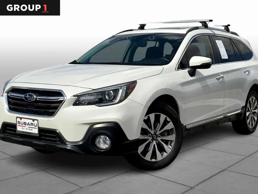 2019 Subaru Outback Touring photo 1