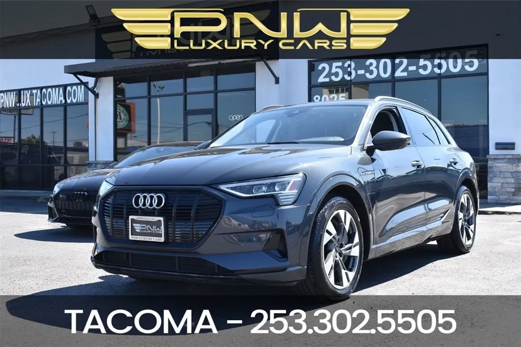 2021 Audi e-tron Premium photo 1
