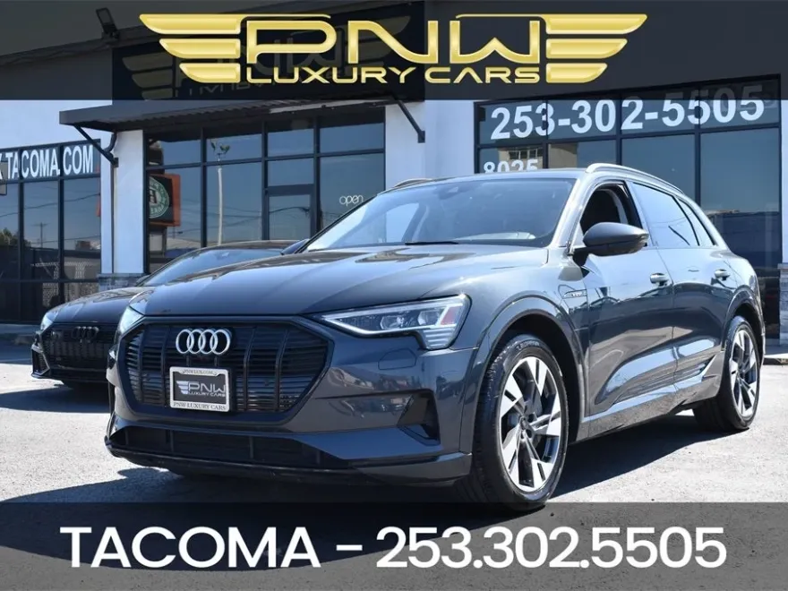 2021 Audi e-tron Premium photo 1