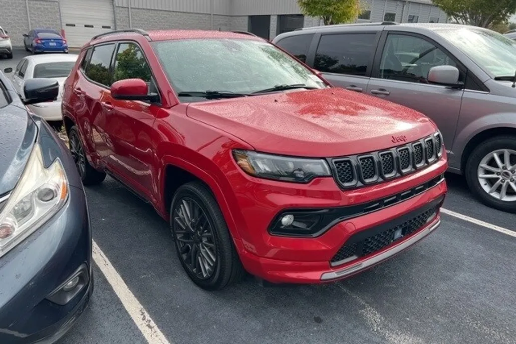 2023 Jeep Compass Limited Red Edition photo 1