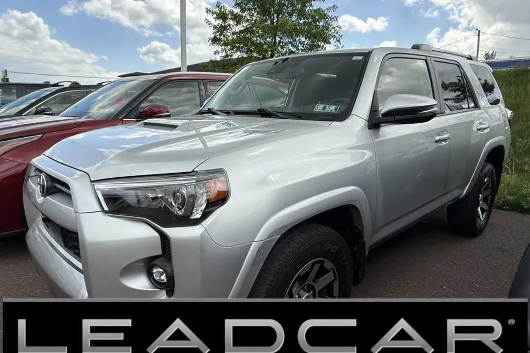 2022 Toyota 4Runner TRD Off-Road Premium photo 1