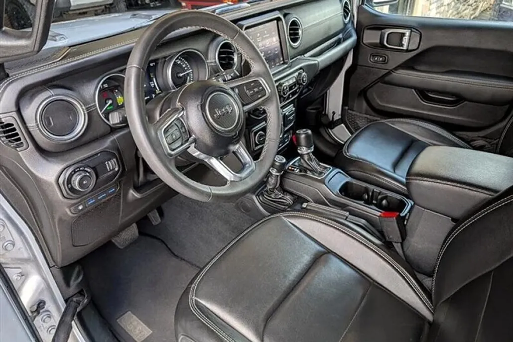 2023 Jeep Wrangler Sahara 4xe photo 1