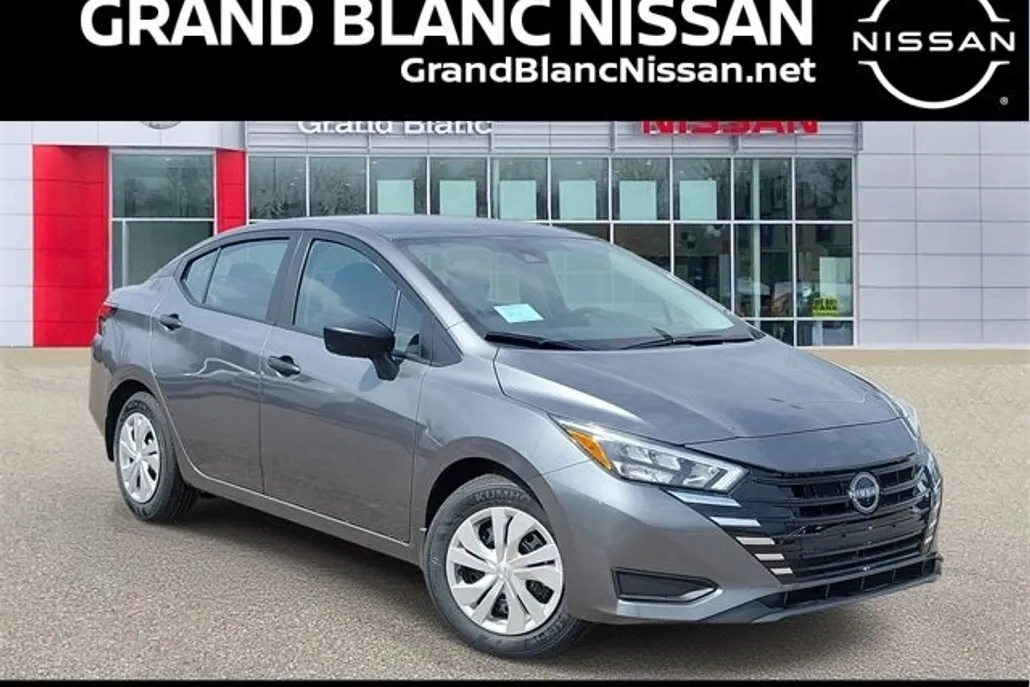 2025 Nissan Versa 1.6 S photo 1