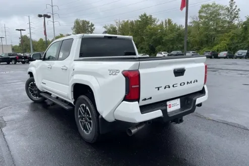 2025 Toyota Tacoma TRD Sport Double Cab photo 3