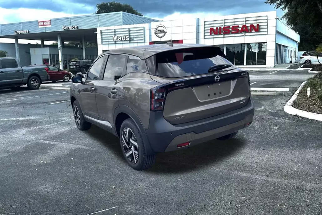 2025 Nissan Kicks SV photo 1