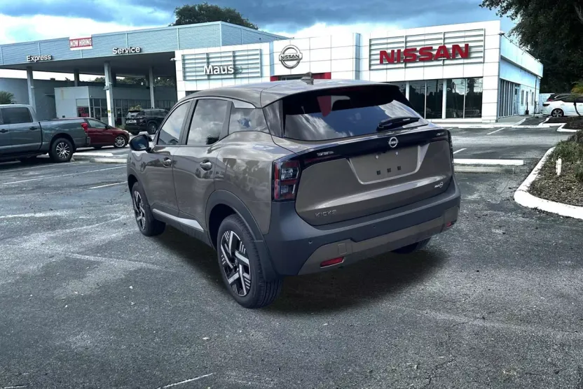 2025 Nissan Kicks SV photo 1