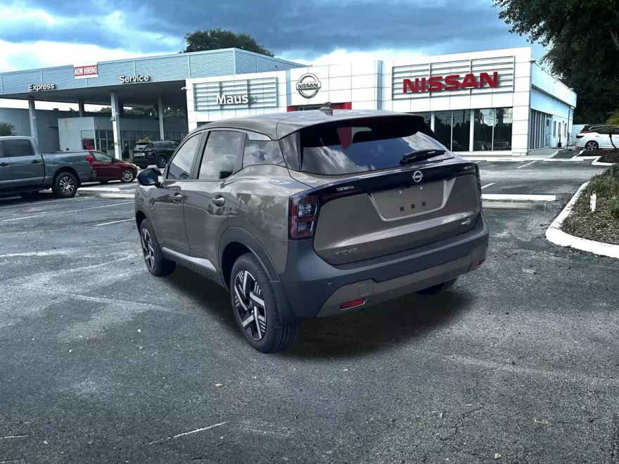 2025 Nissan Kicks SV photo 1