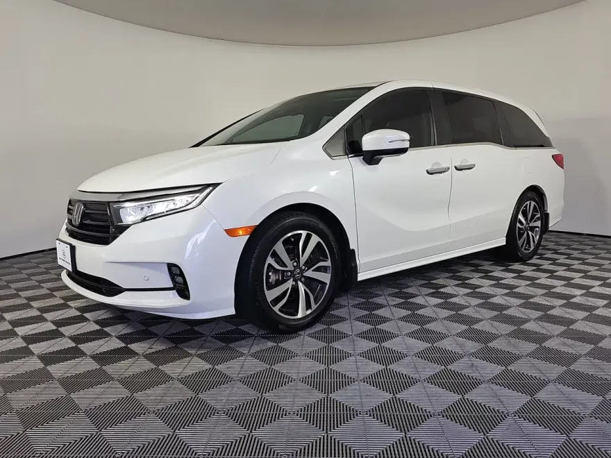 2021 Honda Odyssey Touring photo 1