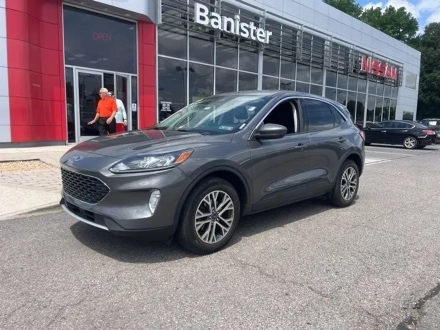 2022 Ford Escape SEL photo 1