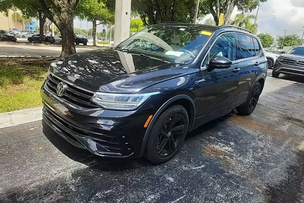 2023 Volkswagen Tiguan SE R-Line Black photo 1