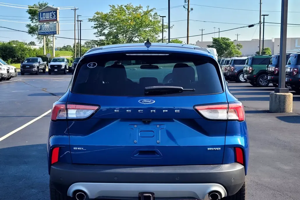 2022 Ford Escape SEL photo 1