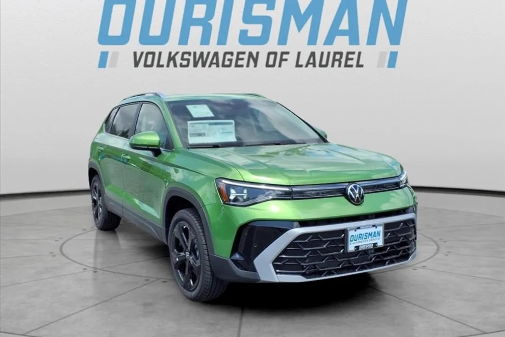 2025 Volkswagen Taos SEL photo 1