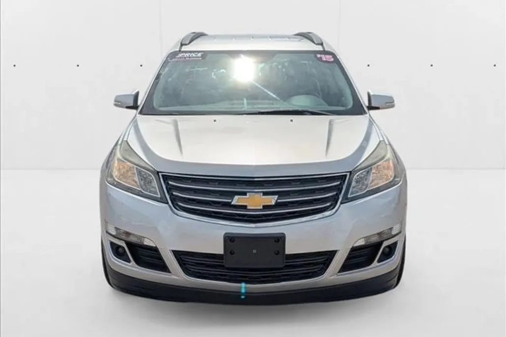 2015 Chevrolet Traverse 2LT photo 1