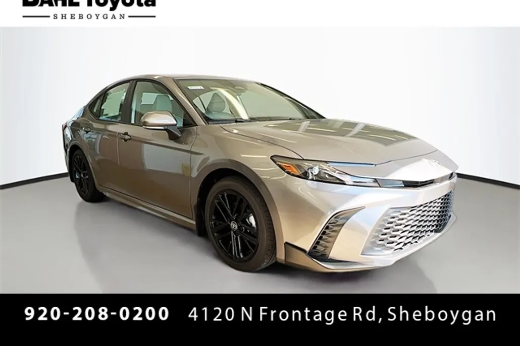 2025 Toyota Camry SE photo 1