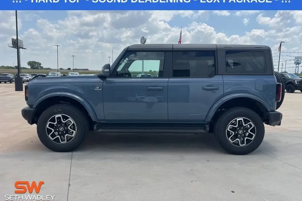 2025 Ford Bronco Outer Banks photo 1